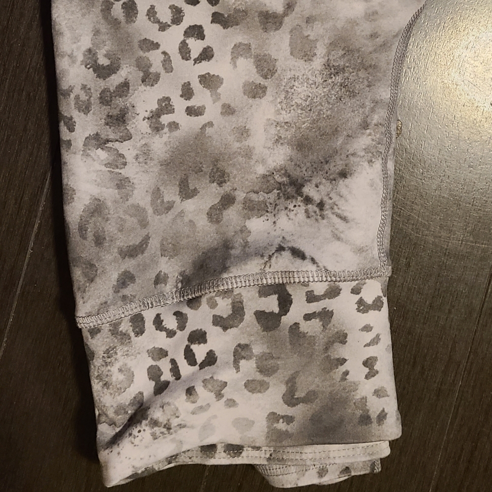 Leopard print leggings